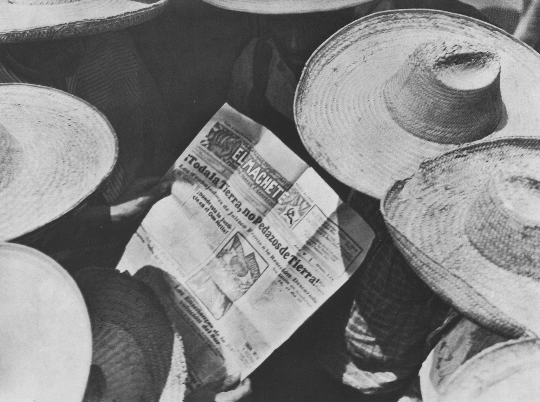 Campesinos reading El Machete. (Photo by Tina Modotti. Courtesy of Throckmorton Fine Art.) Campesinos reading El Machete. (Photo by Tina Modotti. Courtesy of Throckmorton Fine Art.)