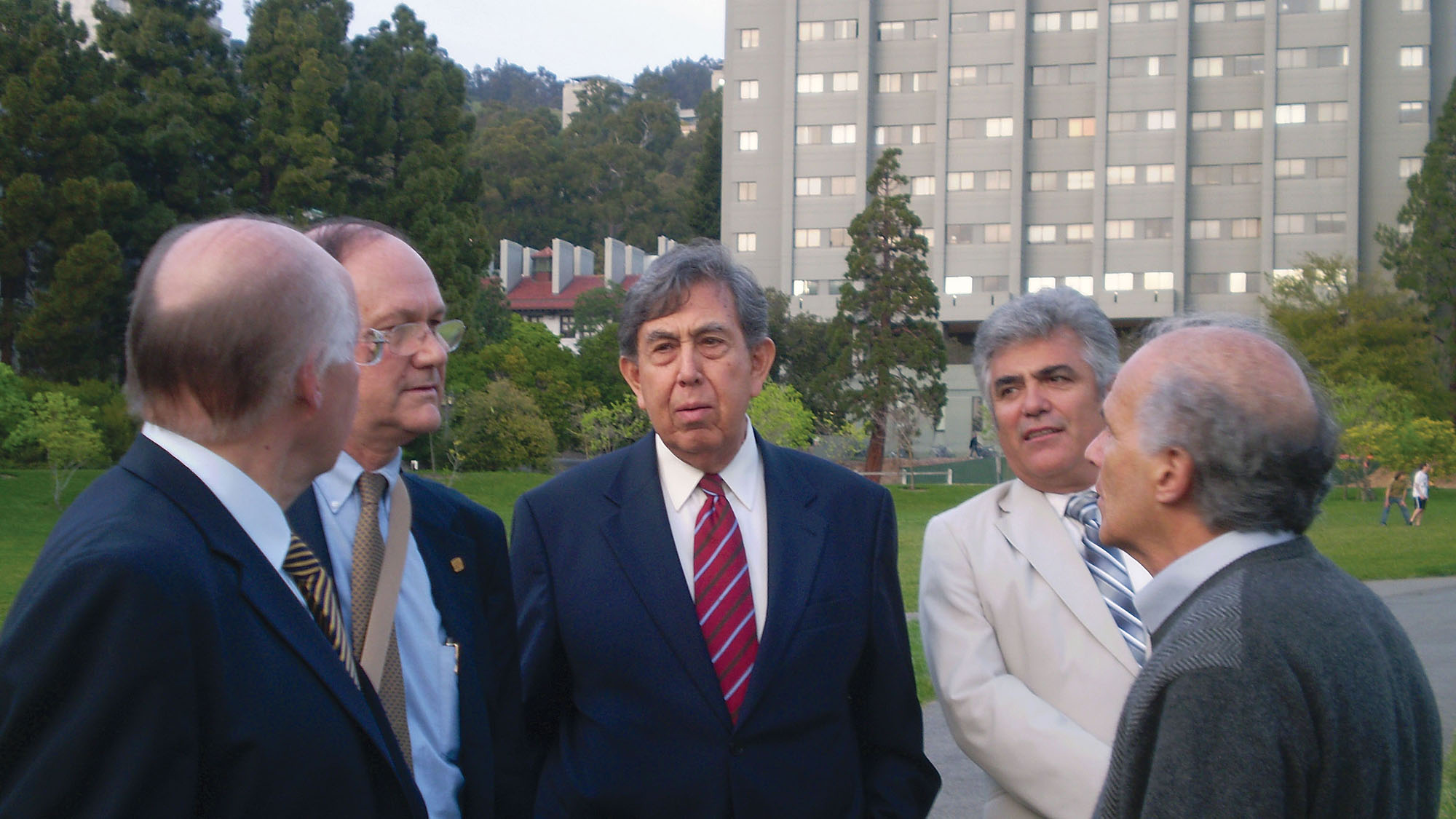 Cuauhtémoc Cárdenas on the UC Berkeley campus with José Narro Robles, Rector of UNAM; Enrique del Val; Jose Luis Talancón; and Harley Shaiken. (Photo by Beth Perry.)