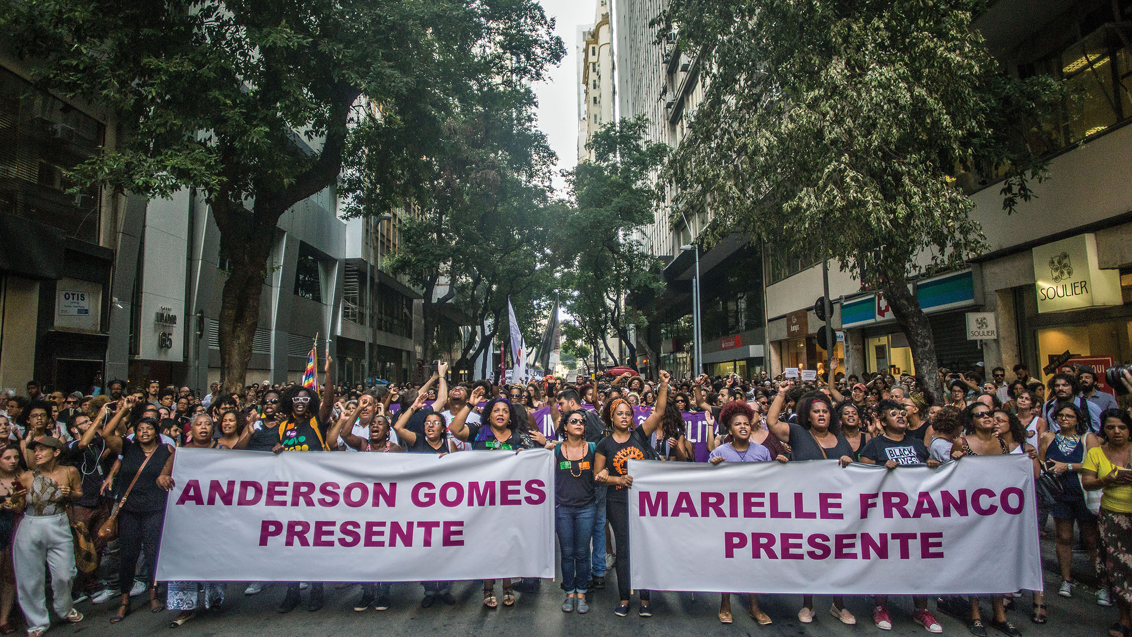 A march after the assassination of Councilwoman Marielle Franco and her driver,  Anderson Gomes, Rio de Janeiro, March 2018. (Photo by Mídia NINJA.)