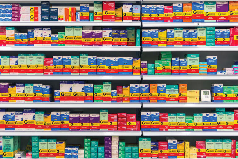 Generic drugs on display in a pharmacy in Brazil. (Photo by Wilfredor.)