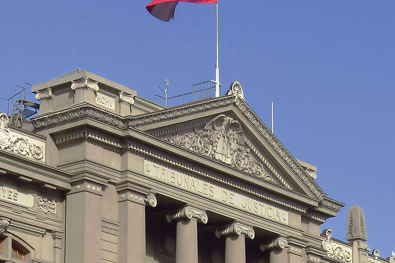 The Supreme Court building in Santiago, Chile. (Photo by Felipe Restrepo Acosta.) 