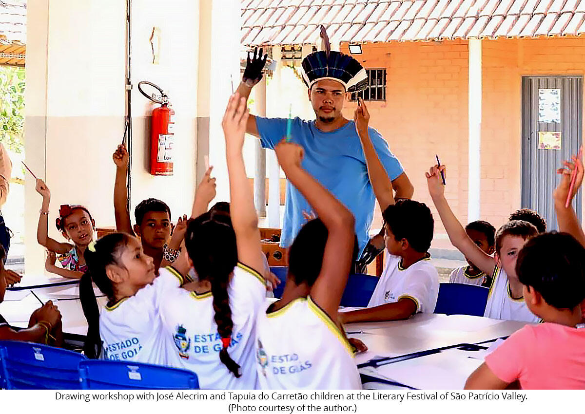 Drawing workshop with José Alecrim and Tapuia do Carretão children at the Literary Festival of São Patrício Valley.