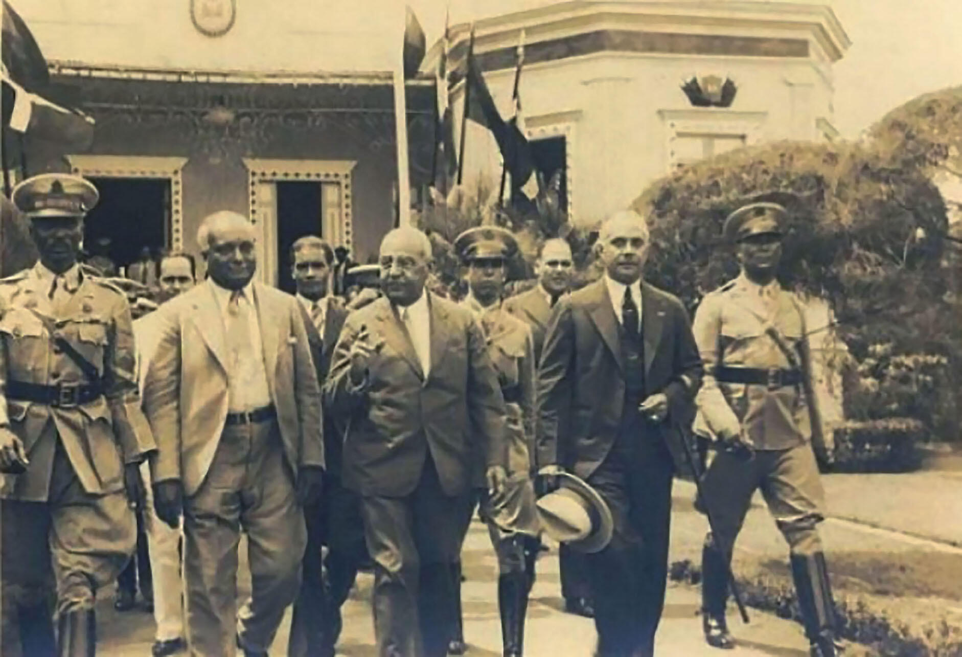 Black and white photo of the meeting between Haitian president Sténio Vincent and Rafael Trujillo on the border between Haiti and the Dominican Republic, 1933. (Photo from Wikimedia.)