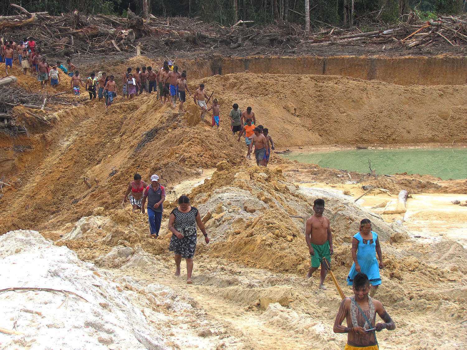 A Munduruku action against illegal mining on their land in 2018. (Photo courtesy of Movimento Munduruku Ipereğ Ayũ.)