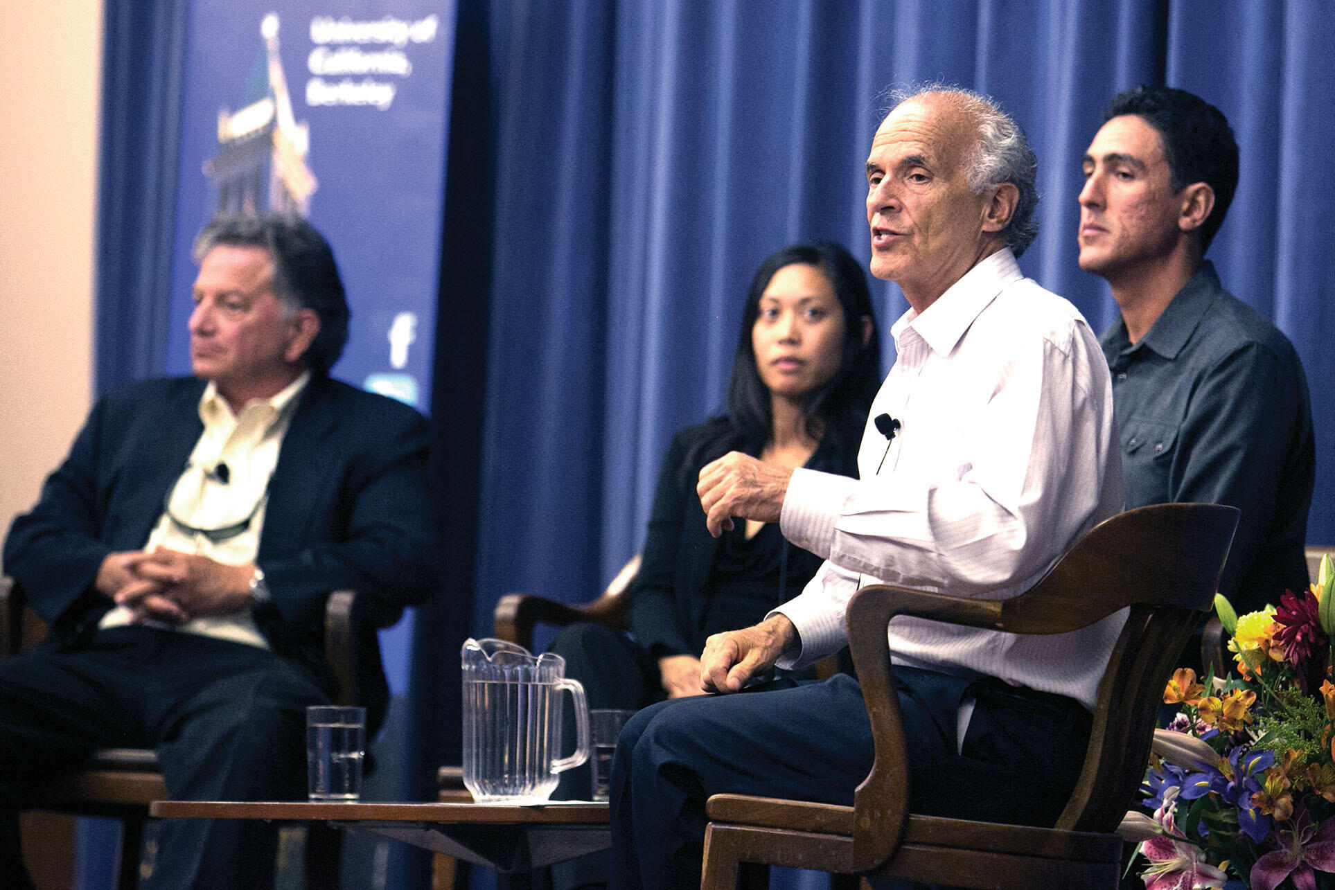  Lowell Bergman, Bernice Yeung, Harley Shaiken, and Andrés Cediel lead discussion after a screening of the film. (Photo by Jim Block.)