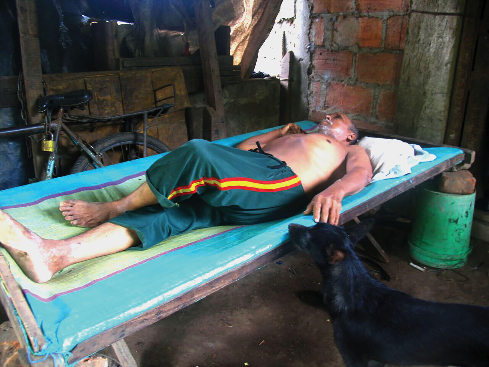 This man worked at the Ingenio San Antonio sugarcane refinery in Chichigalpa and now suffers from late-stage chronic kidney disease. (Photo by Carlos Martinez.)