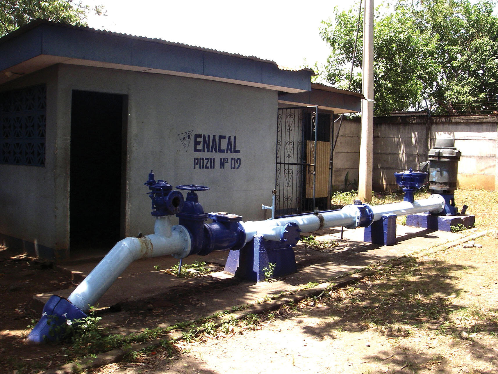 A pumping station In Managua, where power outages and surges often cause utility water wells to shut down temporarily. (Photo by John Erickson.)