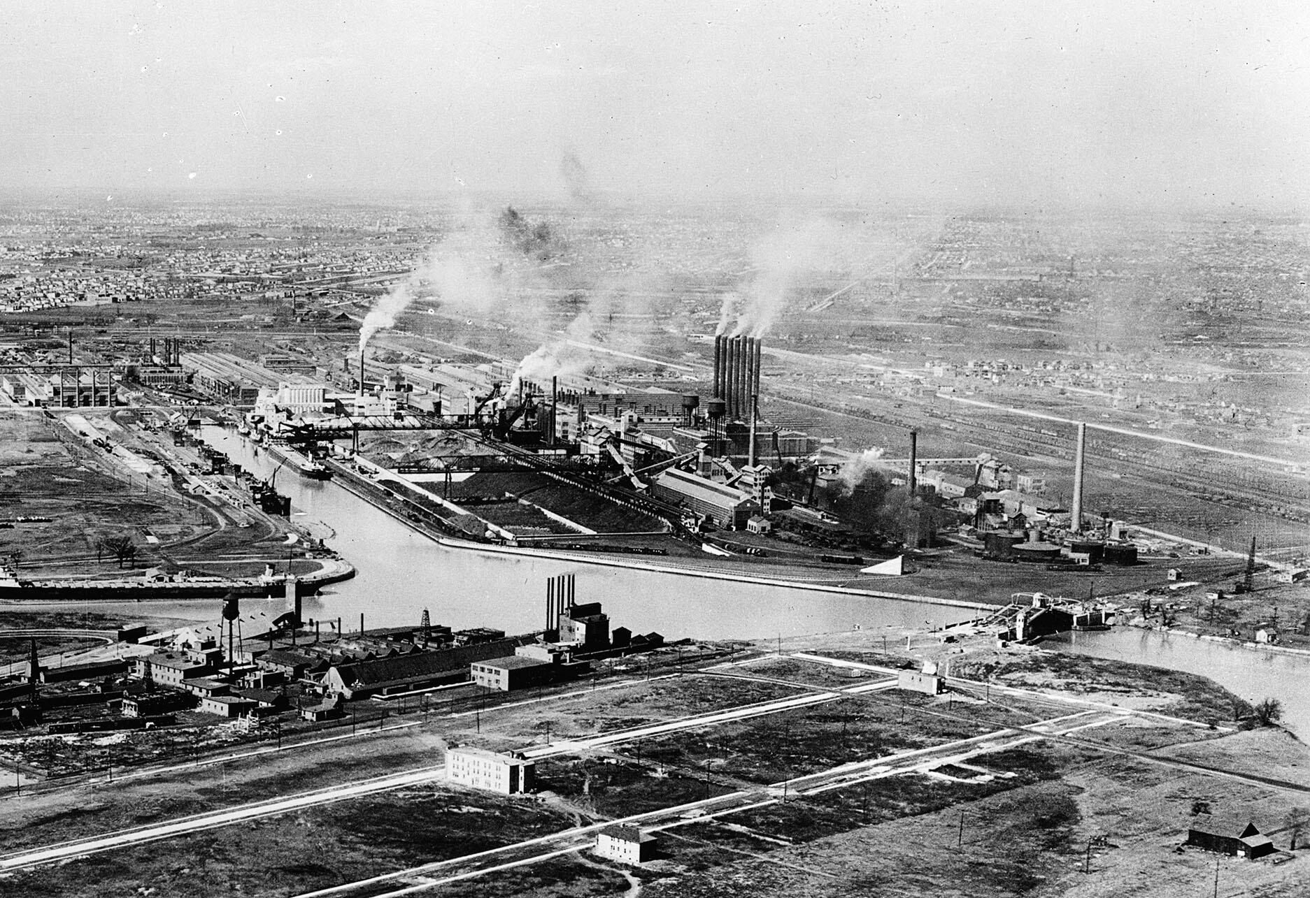 An aerial view of the sprawling Ford River Rouge Plant in 1927. (Photo from Detroit Publishing Co./Library of Congress.)