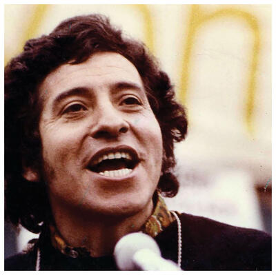 Víctor Jara singing. (Photo courtesy of the Fundación Víctor Jara.) Víctor Jara singing. (Photo courtesy of the Fundación Víctor Jara.)
